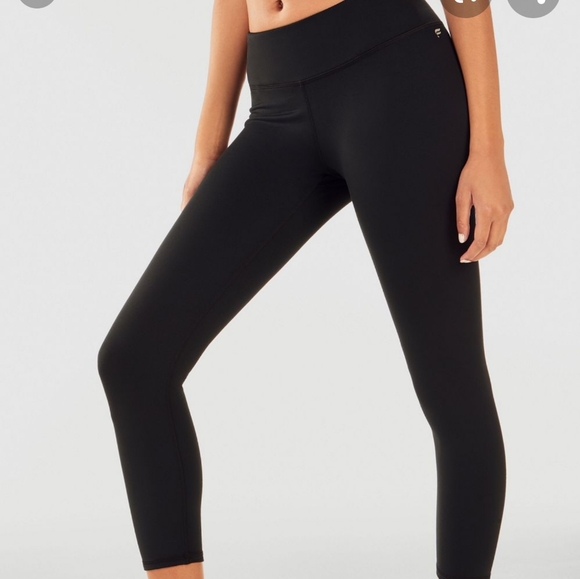 Pants - Must GO!!!  Fabletics Capri length workout pants